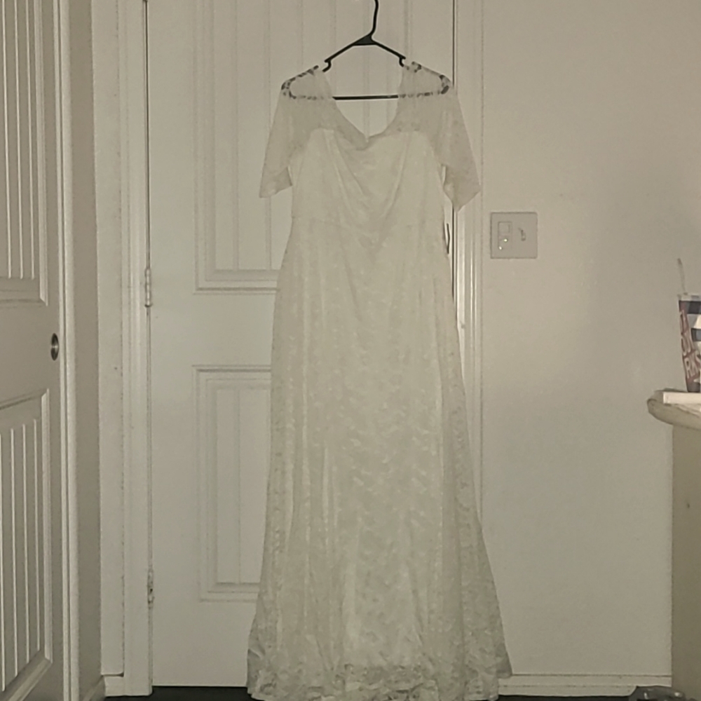 Torrid by Size 18 White Wedding dress